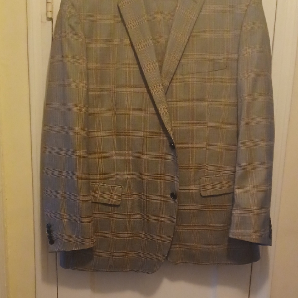 Men's Vitali Gray Plaid 3pc Suit. 50R/45Wx30